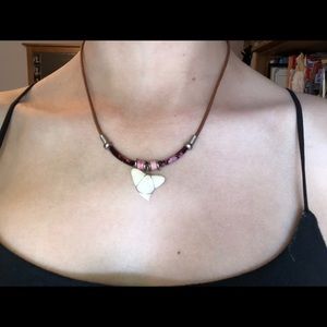 Shark tooth maroon/pink necklace